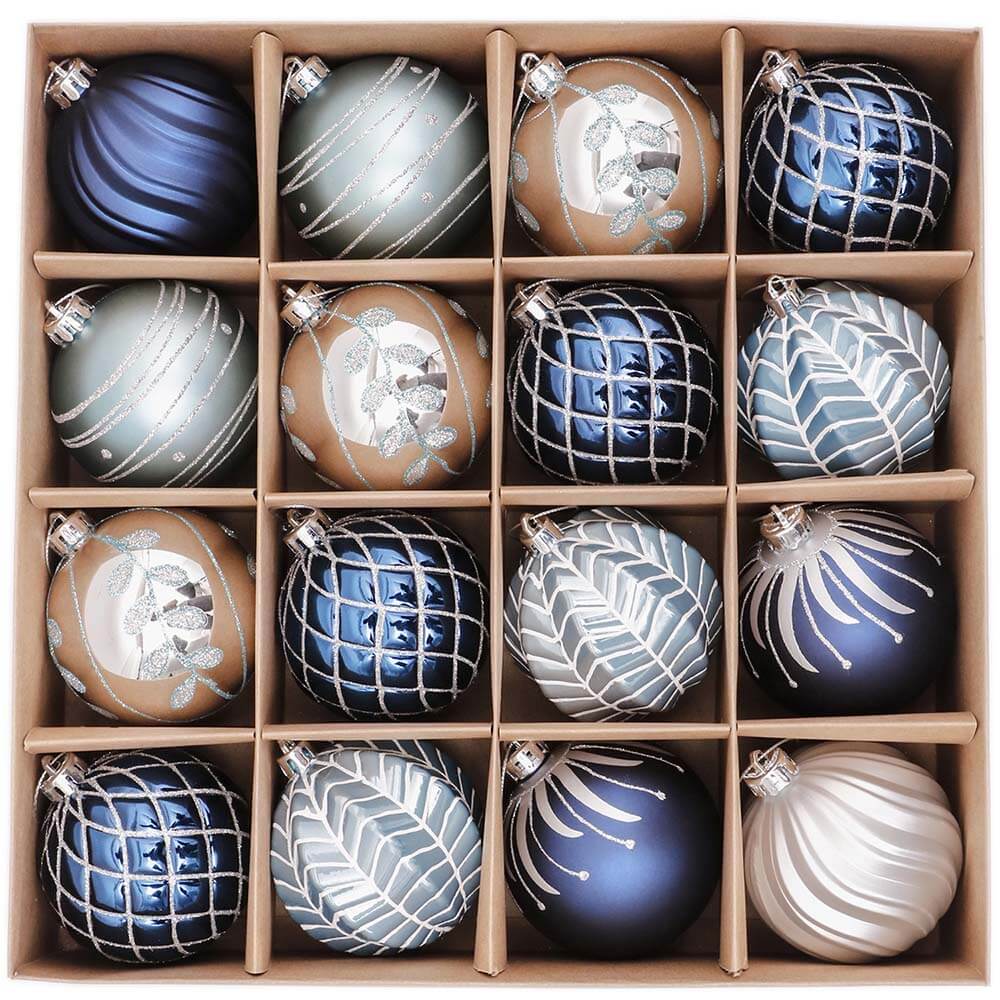 Dazzling silver and blue christmas decorations to make your home shine bright