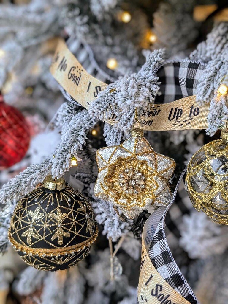 Star-Shaped Glass Ornament with Rhinestones