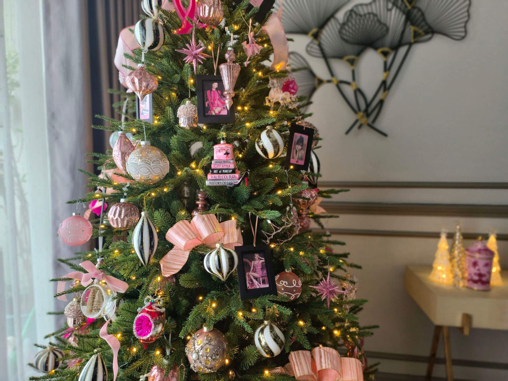 Black Pink Christmas Decor Theme